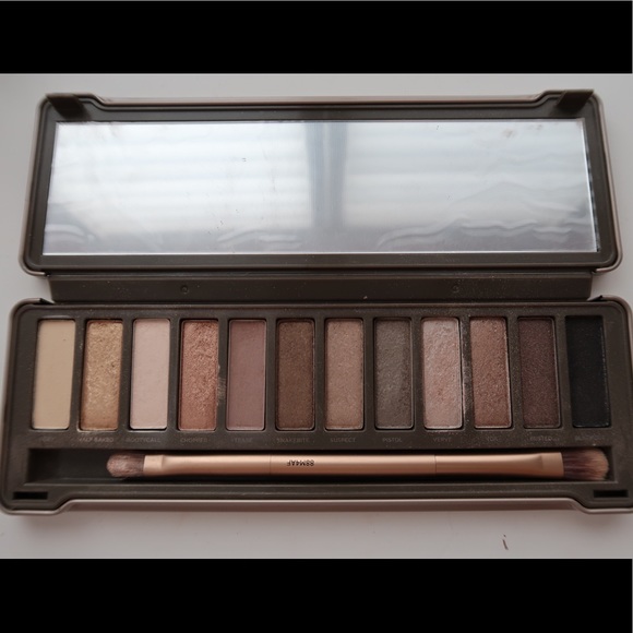 Urban Decay palette - Picture 1 of 3